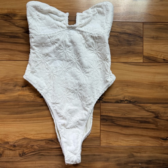 PacSun Other - PacSun White Floral Textured One Piece Swimsuit